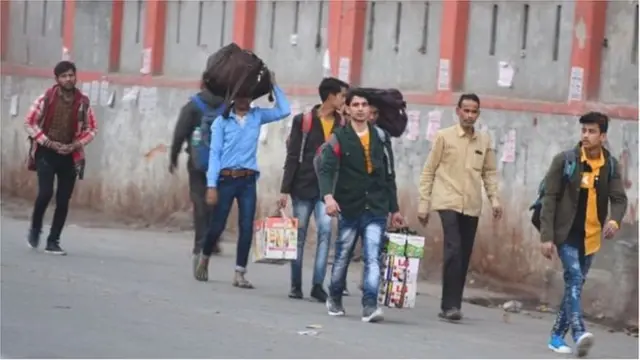 হামলার মুখে অনেকেই বাড়িঘর ছাড়ছেন