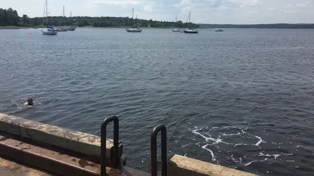 Vista desde el muelle donde Dennis Oland se detuvo la noche en que Richard Oland fue asesinado.