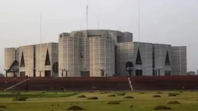 সংসদে বাজেট উপস্থাপনের পর তা নিয়ে এখন আলোচনা চলছে।