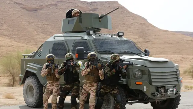 مشترکہ فوجی مشقیں