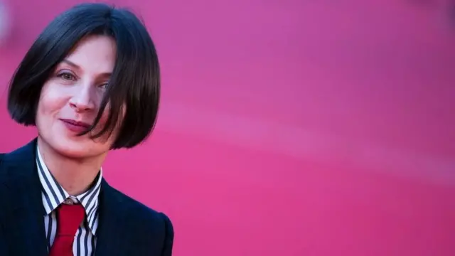 Tart je izjavila: „Knjige su drugi životi. One nam omogućavaju da budemo drugi ljudi."