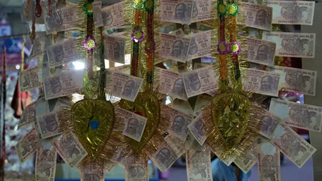 नोटबंदी, 500 और 1000 के नोटों पर रोक