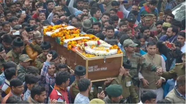 సీఆర్పీఎఫ్ దళాలు