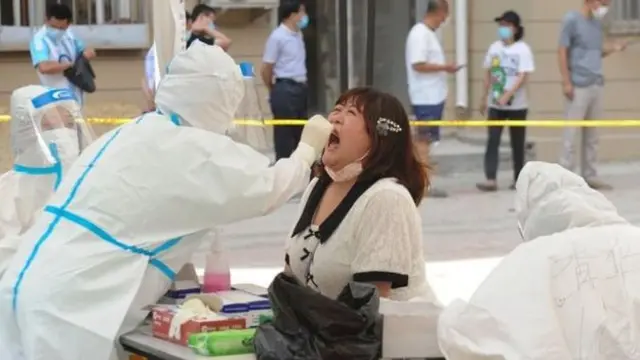 包括中國多地新一波疫情中,似乎有許多人沒有症狀。
