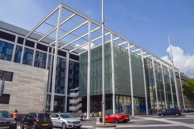 ပါမောက္ခ ဒိုဟာတီ အလုပ်လုပ်တဲ့ လန်ဒန်က အင်ပီရီယယ်ကောလိပ် 