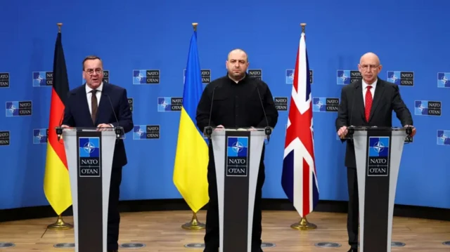 Представники Німеччини, Британії та України під час пресконференції за результатами засідання