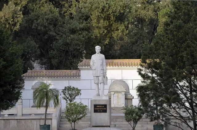 डॉ. द्वारकानाथ कोटणीस यांचं चीनमधील स्मारक