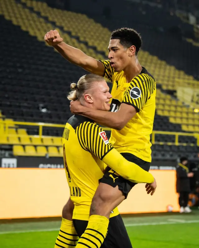 Haaland và Bellingham cùng nhau ăn mừng vào tháng 1/2022