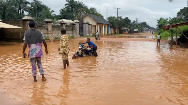 Ọnọdụ ụzọ ndị obodo Egbuoma na-enyezị ndị obodo ahụ nchekasị