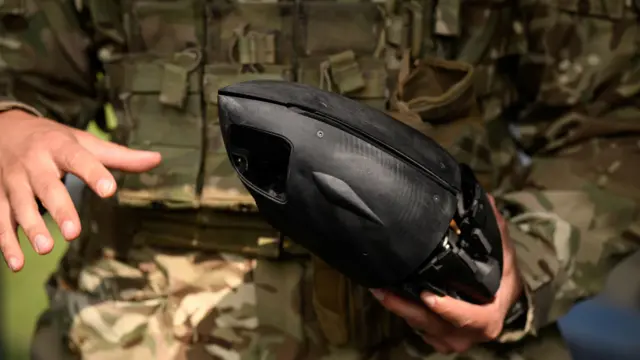 Дрон в форме регбийного мяча