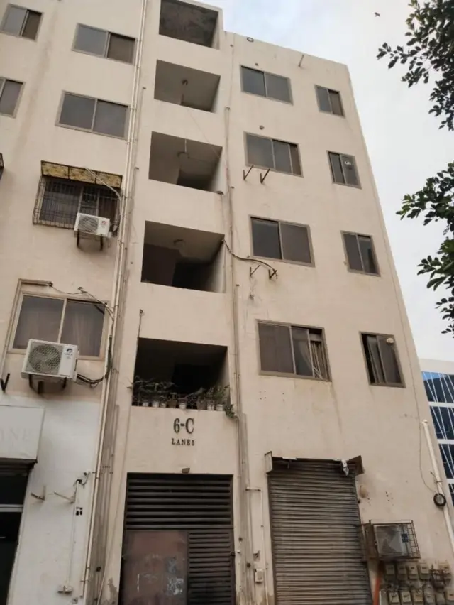 इमारत की तस्वीर