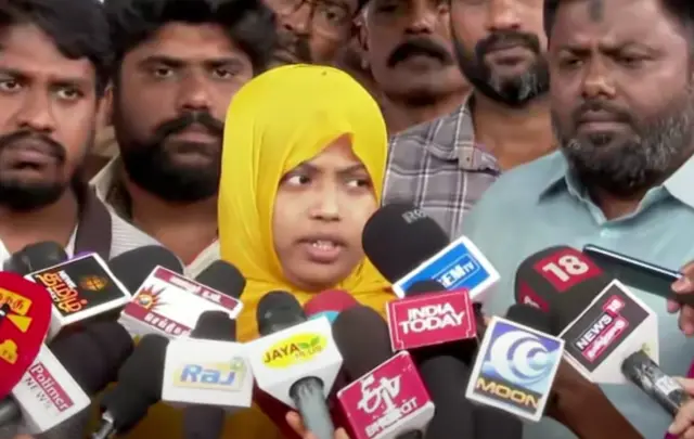 குழந்தைக்கு வலது கை அகற்றம் ஏன்?