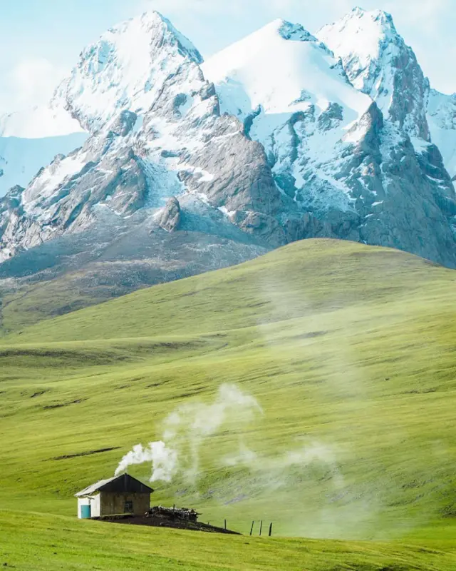 Бул сүрөттү көрүп калып, дал ушул жерге Германиядан ат арытып келишкен...