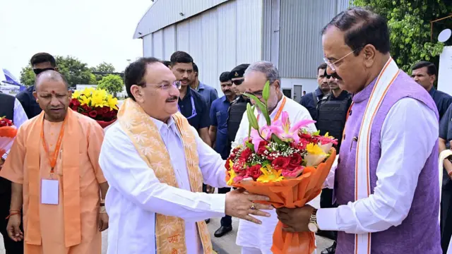 बीजेपी अध्यक्ष जेपी नड्डा के साथ केशव प्रसाद मौर्य