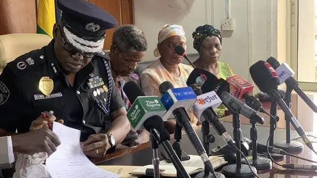 Kọmishọna ndị uweojii na Legọs Steeti