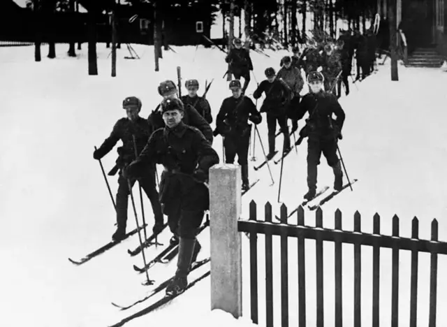 Фінські солдати вирушають на придушення спроби путча, березень 1932 року