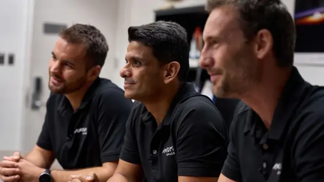 వ్యోమగాములు