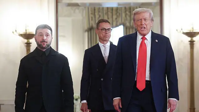 व्हाइट हाउस में ट्रंप और ज़ेलेंस्की
