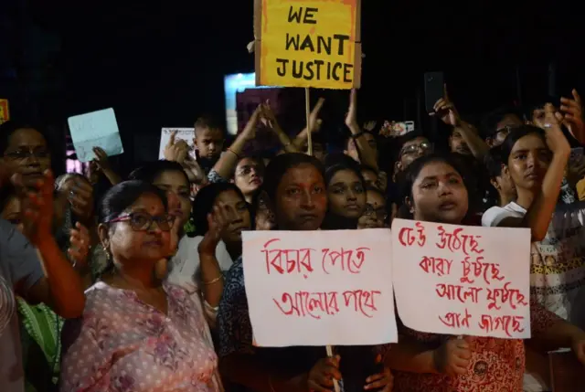 নিহত তরুণী চিকিৎসকের জন্য বিচারের দাবিতে নজিরবিহীন প্রতিবাদ দেখা গিয়েছিল গত বছর 