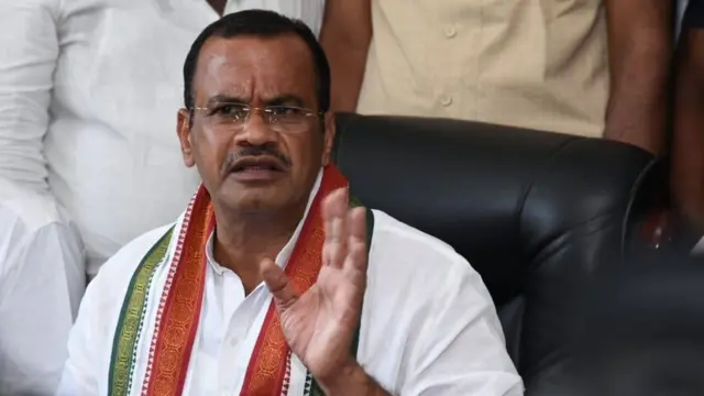 కాంగ్రెస్ అభ్యర్థిగా కోమటిరెడ్డి వెంకట్ రెడ్డి