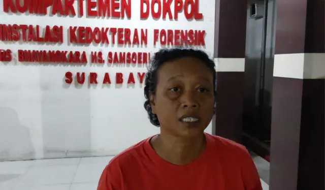 Hamida Soetadji, salah satu keluarga korban Ponpes Al Khoziny asal Sedati, Sidoarjo.