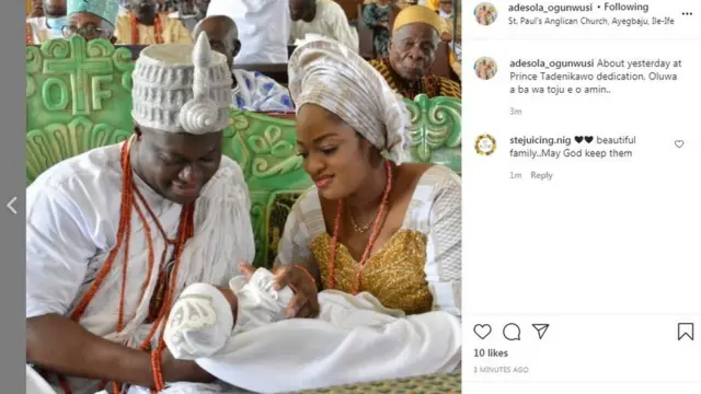 Ooni pẹlu olori rẹ ati arẹmọ wọn