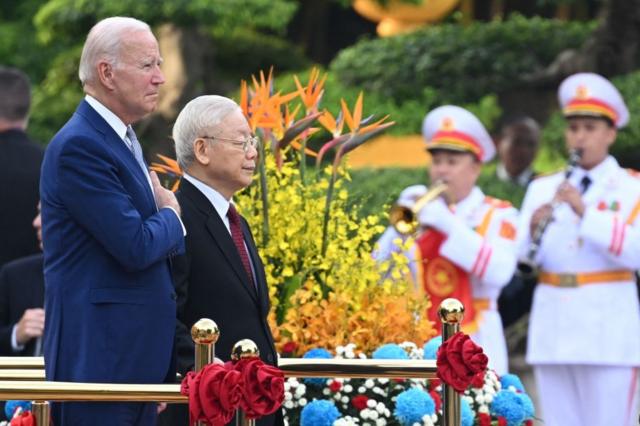 Tổng thống Hoa Kỳ Joe Biden tham dự lễ đón do Tổng Bí thư Đảng Cộng sản Việt Nam Nguyễn Phú Trọng chủ trì tại  Hà Nội vào ngày 10 tháng 9 năm 2023