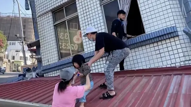 People rescued from collapsed building in Taiwan