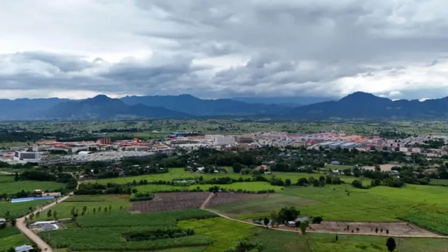 KK Park ဝင်းကို ထိုင်းဘက်ခြမ်းကနေ တွေ့ရတဲ့မြင်ကွင်း (ပုံဟောင်း)