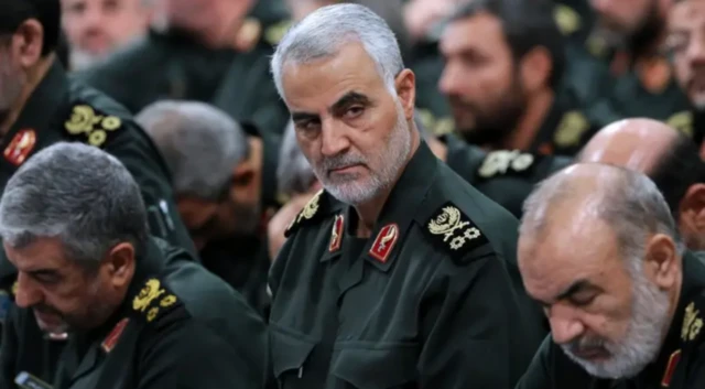 General Qasım Süleymani İİKK-nin Qüds Qüvvələrinə rəhbərlik edir