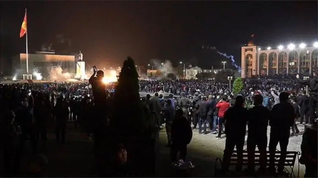 Бишкектеги массалык тополоң