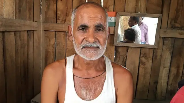 વાળંદની દુકાન ચલાવતા મુલ્ક રાજ શર્મા