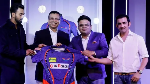 కేఎల్ రాహుల్ , సంజీవ్ గోయెంకా, జేషా, గౌతమ్ ఫోటో 