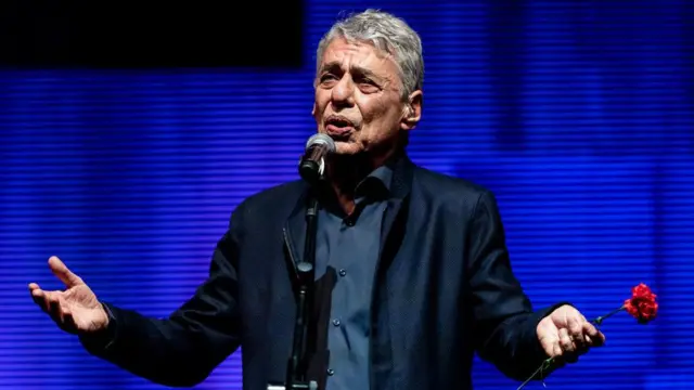 Chico Buarque durante apresentaçãoarena apostas onlineLisboa,arena apostas onlinejunhoarena apostas online2023