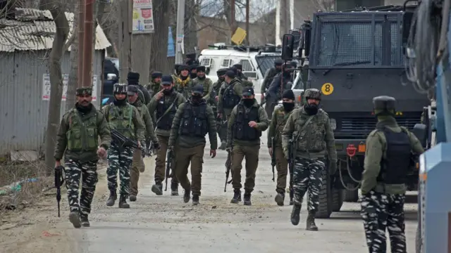 কাশ্মীরে অপারেশনের দায়িত্বে আছে ভারতীয় সেনার চিনার কোর