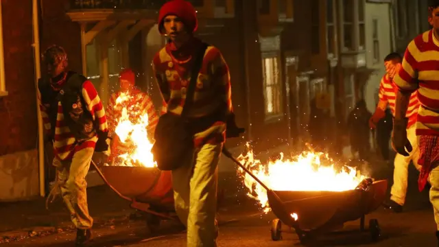 Участники шествия