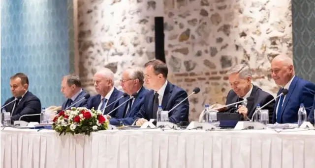 Російська делегація на переговорах