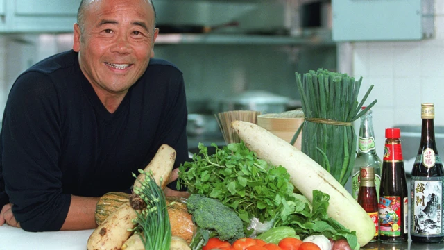 谭荣辉在尖沙咀洲际饭店的厨房里