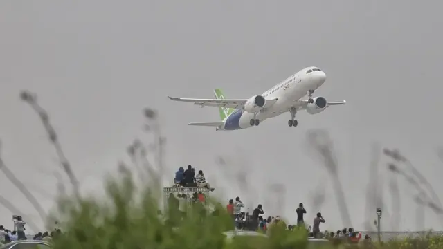 Первый полет С919