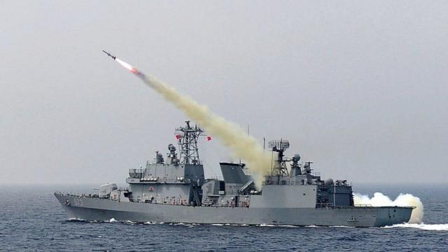 Míssil sendo lançadoaplicação betanonavio