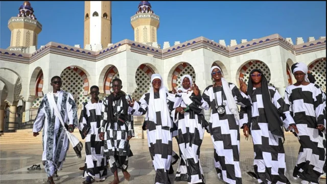 Baye Fall waxay ilaalisaa Masjidka Grande ee magaalada barakeysan ee Touba
