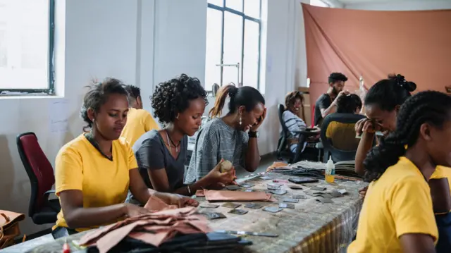 የካባና ሰራተኞች 80% ሴቶች መሆናቸው ድርጅቱ ይገልጻል