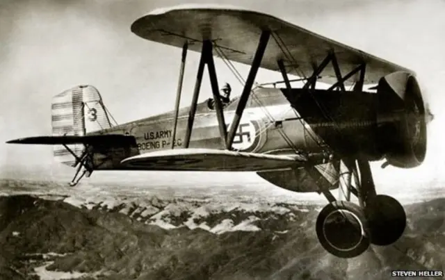 అమెరికా యుద్ధ విమానంపై స్వస్తిక గుర్తు