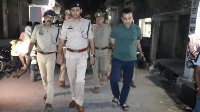 नवरात्र आणि दसऱ्या सारखे सण लक्षात घेता यति नरसिंहानंद यांच्या मूळ बुलंदशहर जिल्ह्यात पोलिसांनी बंदोबस्त वाढवला आहे.
