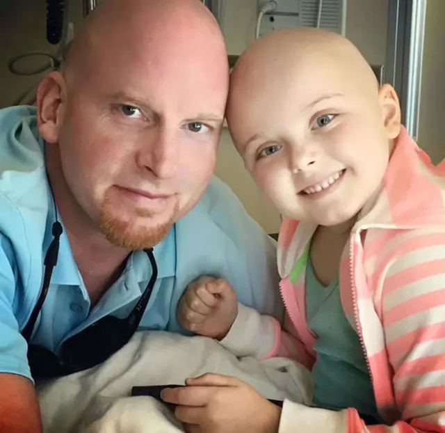 තෙවන ස්ථානයට පැමිණි බ්‍රයන් සහ ඔහුගේ දියණිය සෝයි