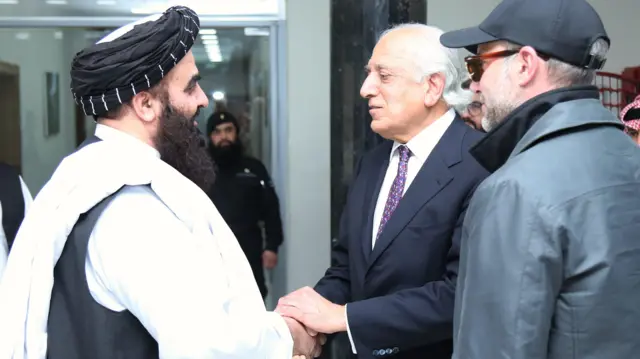 زلمی خلیلزاد له امیر خان متقي سره د لیدنې پر مهال