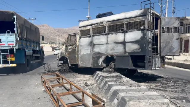 भाजपा लेह कार्यालय के सामने ब्रंट सिक्योरिटी ट्रक 