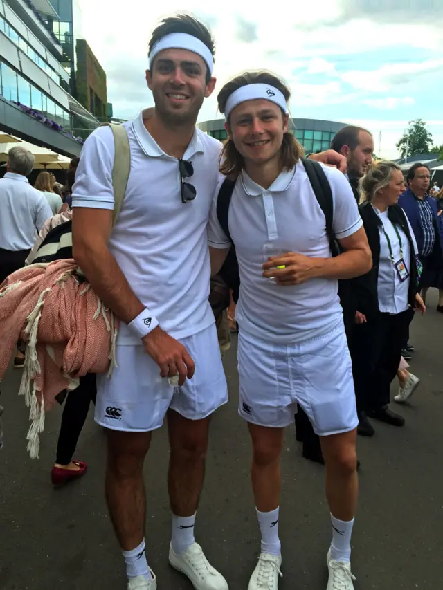 люди в белом