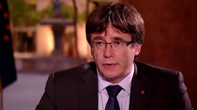 Puigdemont 2017'deki yasaklı bağımsızlık referandumundan sonra İspanya'dan kaçmıştı
