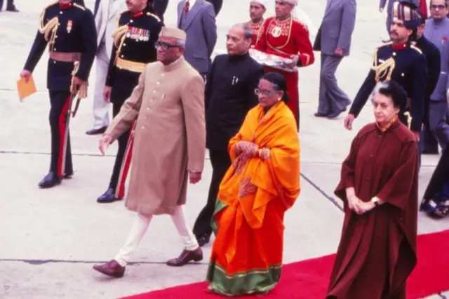 ఇందిరా గాంధీ, నీలం సంజీవ రెడ్డి